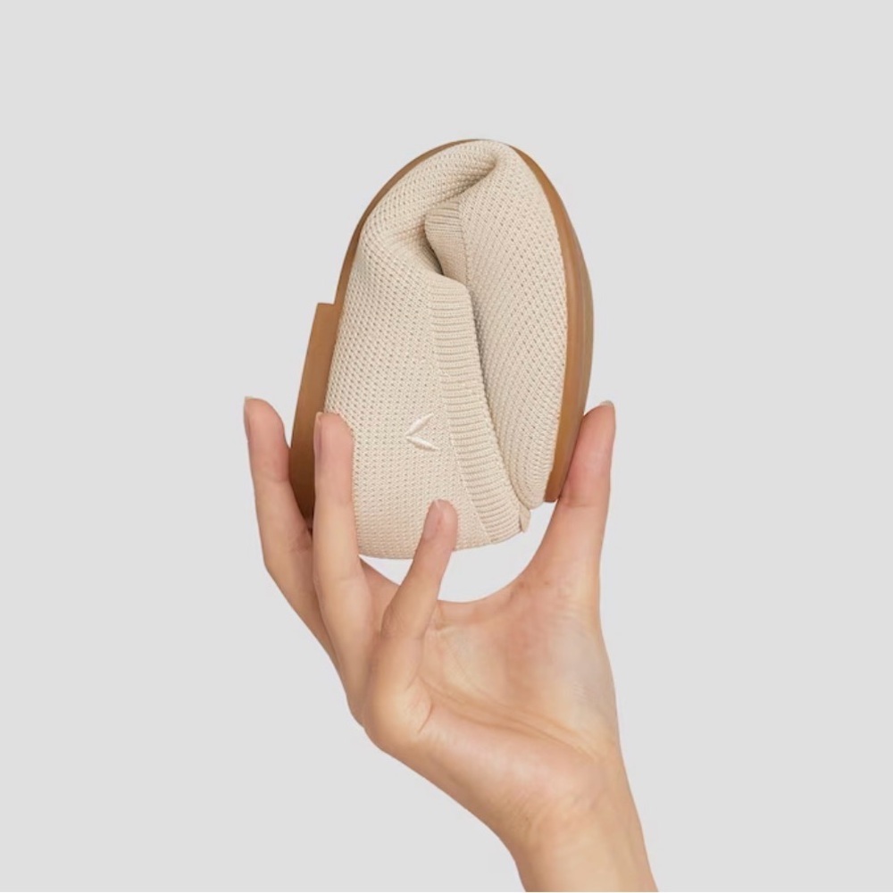 Vivaia Claire Round-Toe Flats - Picture 4 of 15